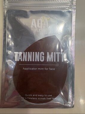 AOA Studio Tanning Mitt - Brown